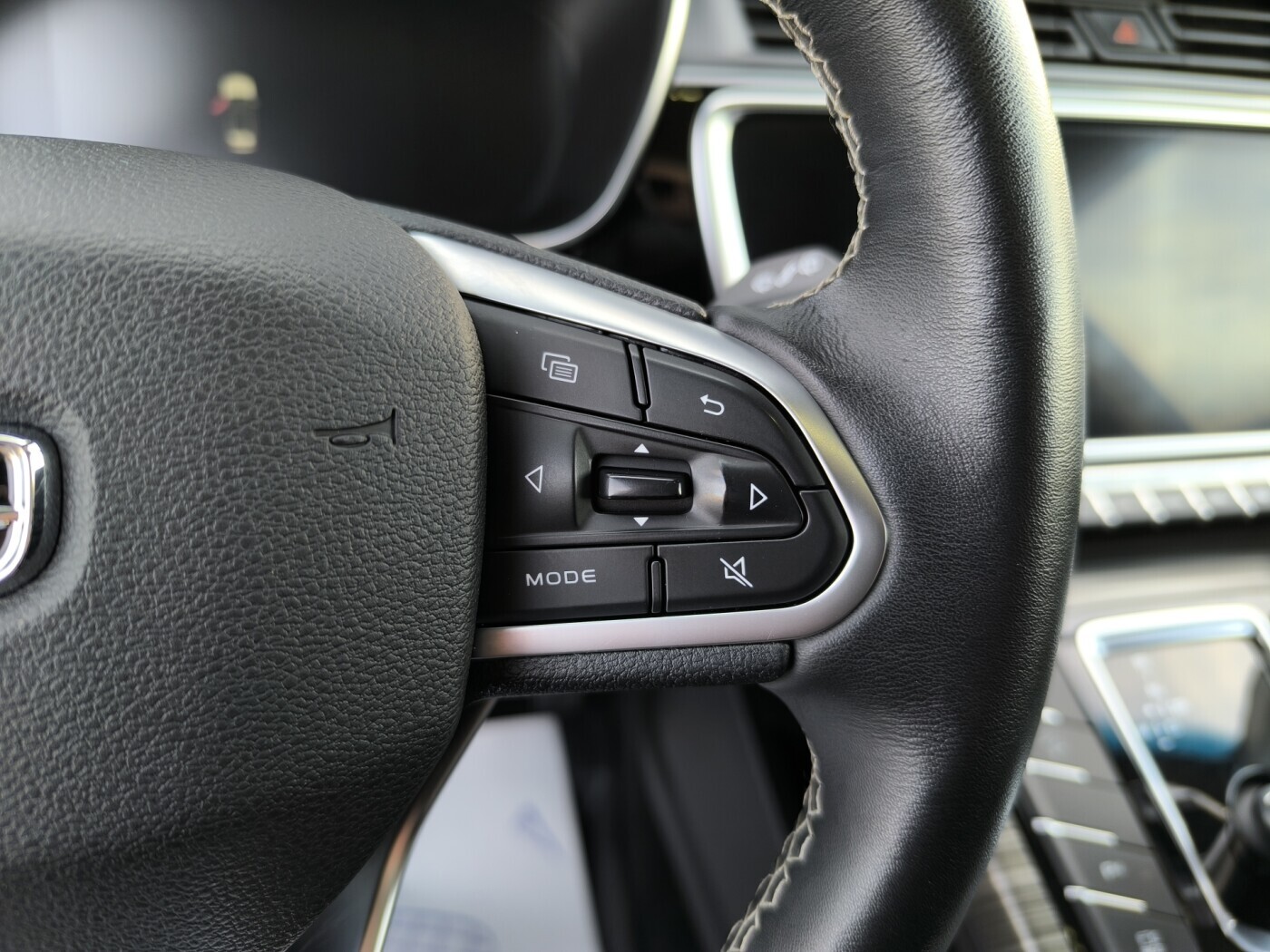 Geely Atlas Pro