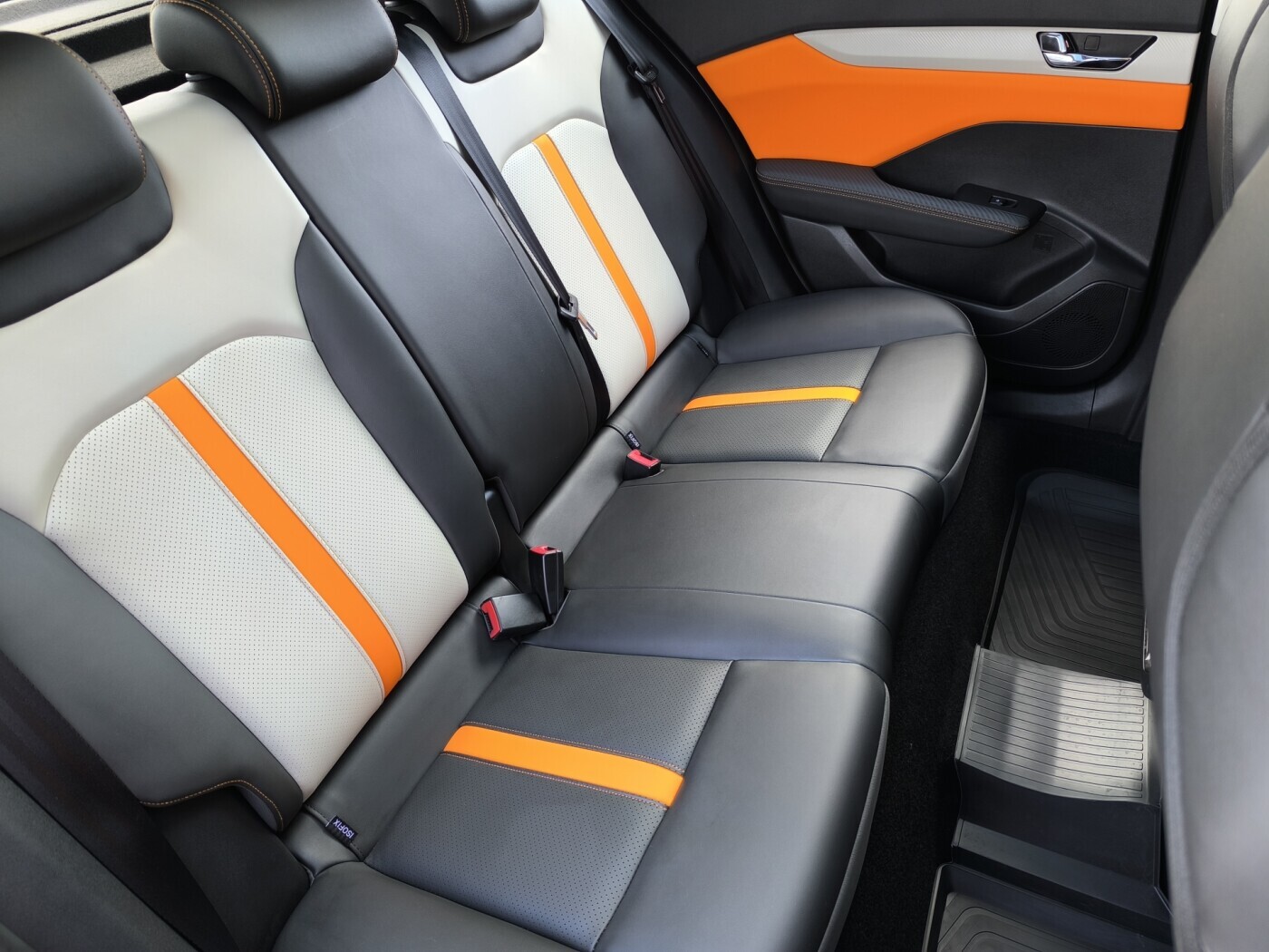 DongFeng Aeolus Shine GS