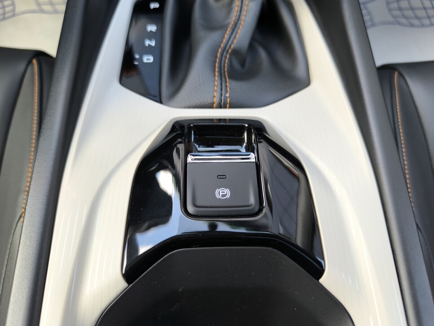 DongFeng Aeolus Shine GS